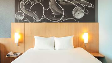 Ropa de cama de alta calidad y escritorio