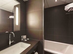 Privilege, Room, 1 Double Bed | Bathroom | Eco-friendly toiletries, hair dryer, towels