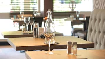 Breakfast, lunch, dinner served; French cuisine, alfresco dining
