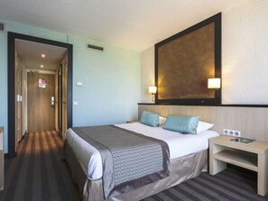 Superior Room, 1 Double Bed | Minibar, in-room safe, desk, blackout curtains