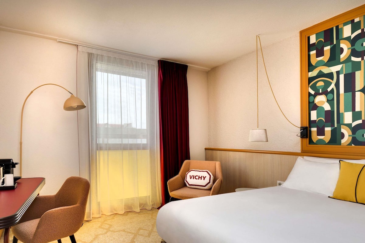 Minibar, in-room safe, desk, blackout curtains