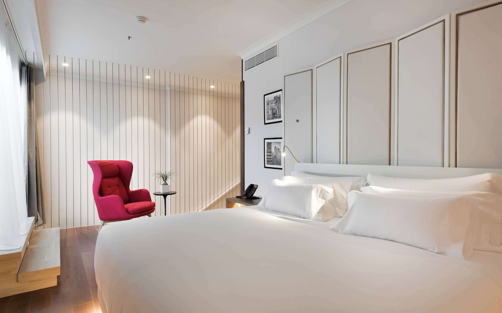 Hotel NH Collection Madrid Eurobuilding by null