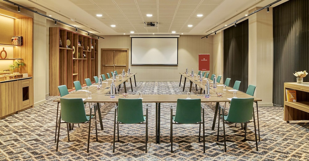 Hotel NH Collection Madrid Eurobuilding by null