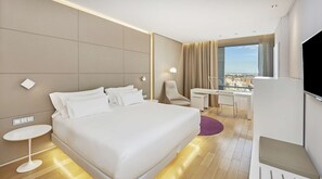 Premium bedding, minibar, in-room safe, desk - NH Collection Madrid Eurobuilding (Madrid)