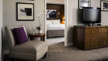 Phòng Suite Superior, 1 giường cỡ king | 1 phòng ngủ, bộ đồ giường cao cấp, nệm có lớp đệm bông