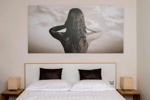 Ropa de cama hipoalergénica y escritorio 