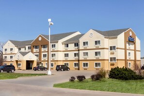 Exterior - Baymont by Wyndham Salina (Salina)