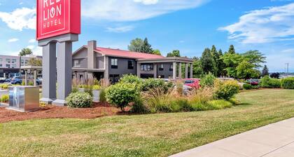 Red Lion Hotel Portland Airport