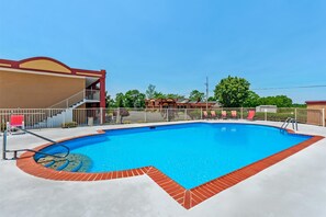 Piscina externa sazonal