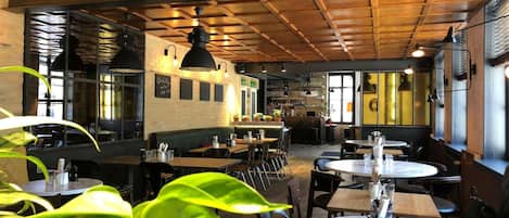Lunch and dinner served