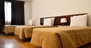 Quadruple Room | 1 bedroom, desk, iron/ironing board, free cribs/infant beds