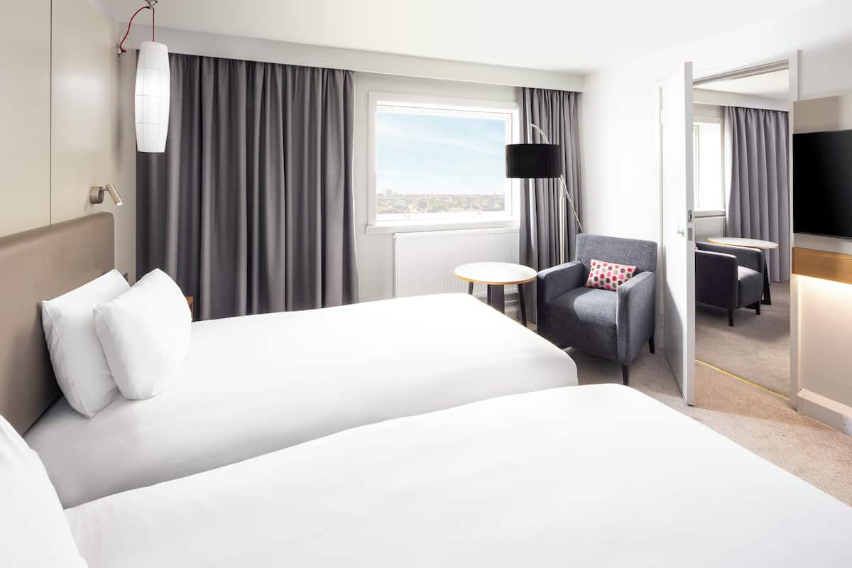 Premium Room, 2 Twin Beds (High Floor) | 1 bedroom, hypo-allergenic bedding, in-room safe, individually decorated