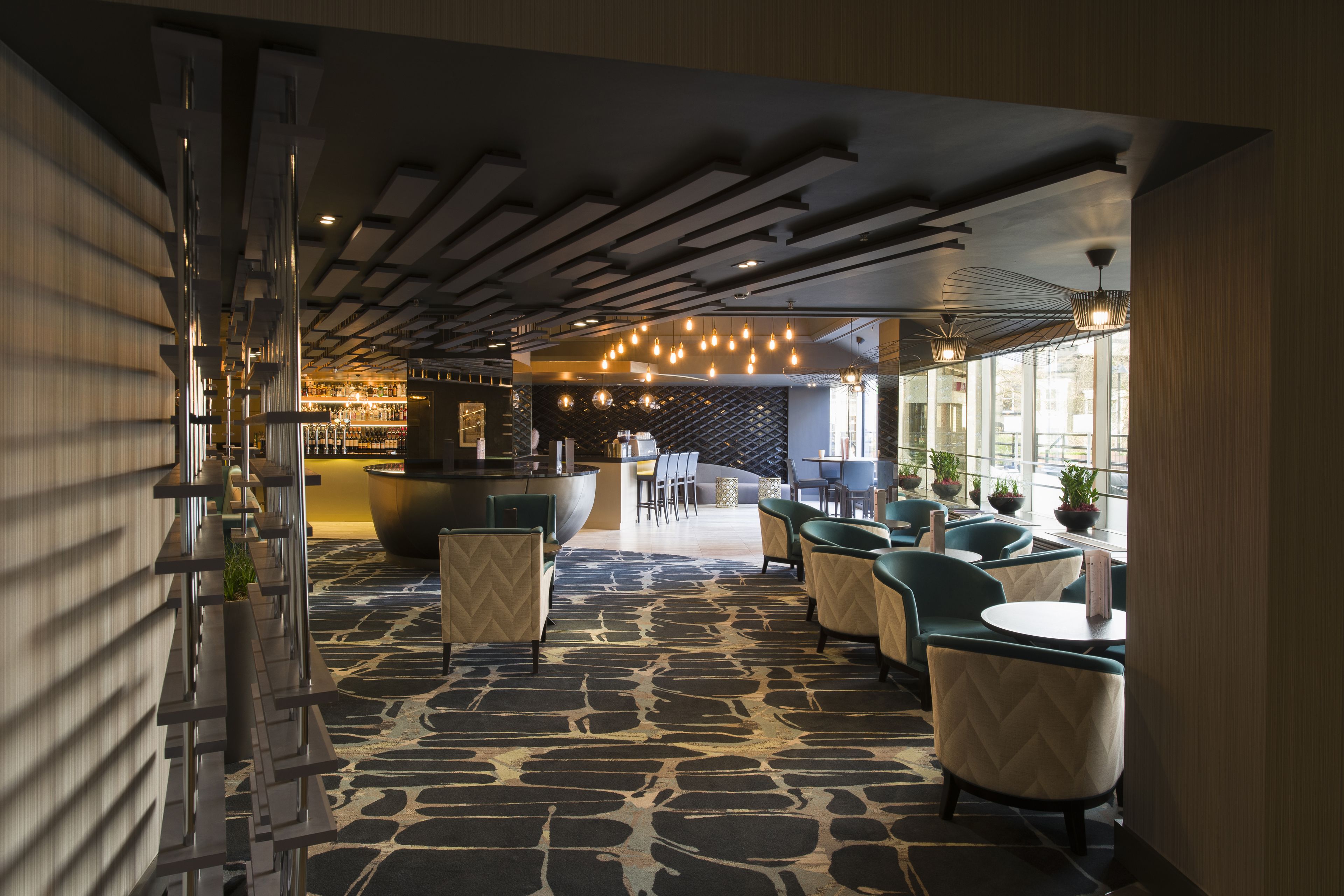 serves lunch and dinner