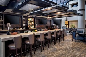 Breakfast, lunch, dinner served; southern cuisine 