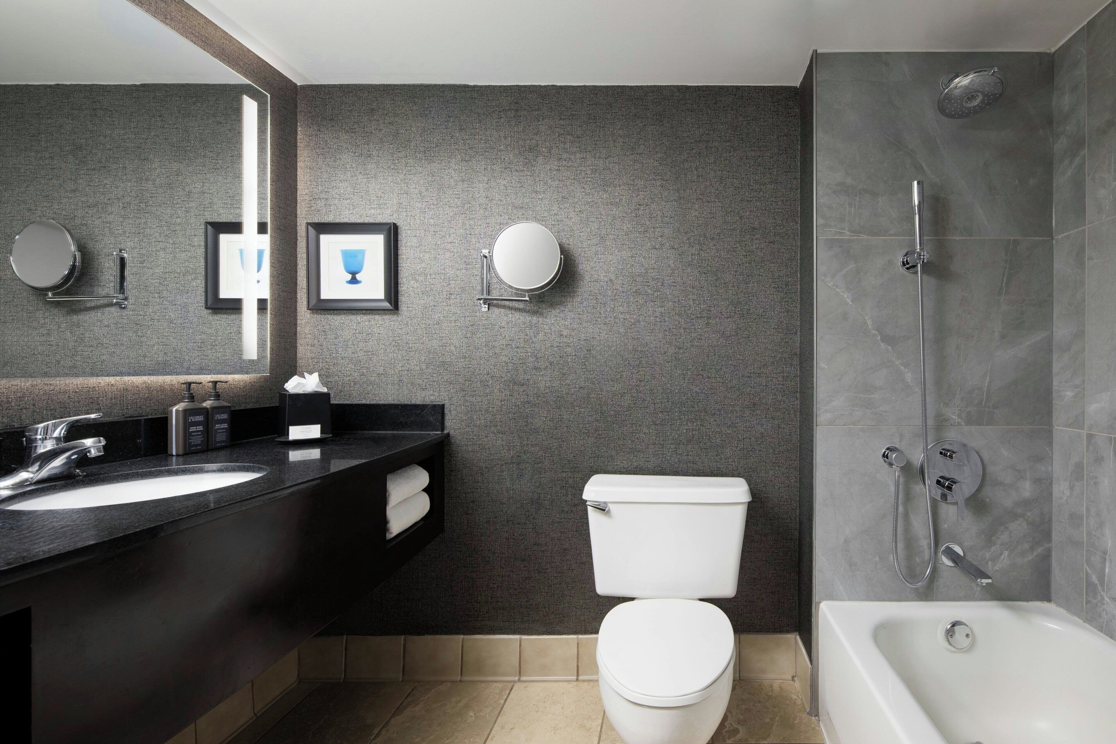 combined shower/bathtub, free toiletries, towels