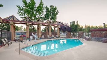 Piscina stagionale all'aperto