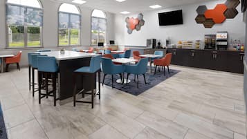 Tägliches inbegriffenes kontinentales Frühstück