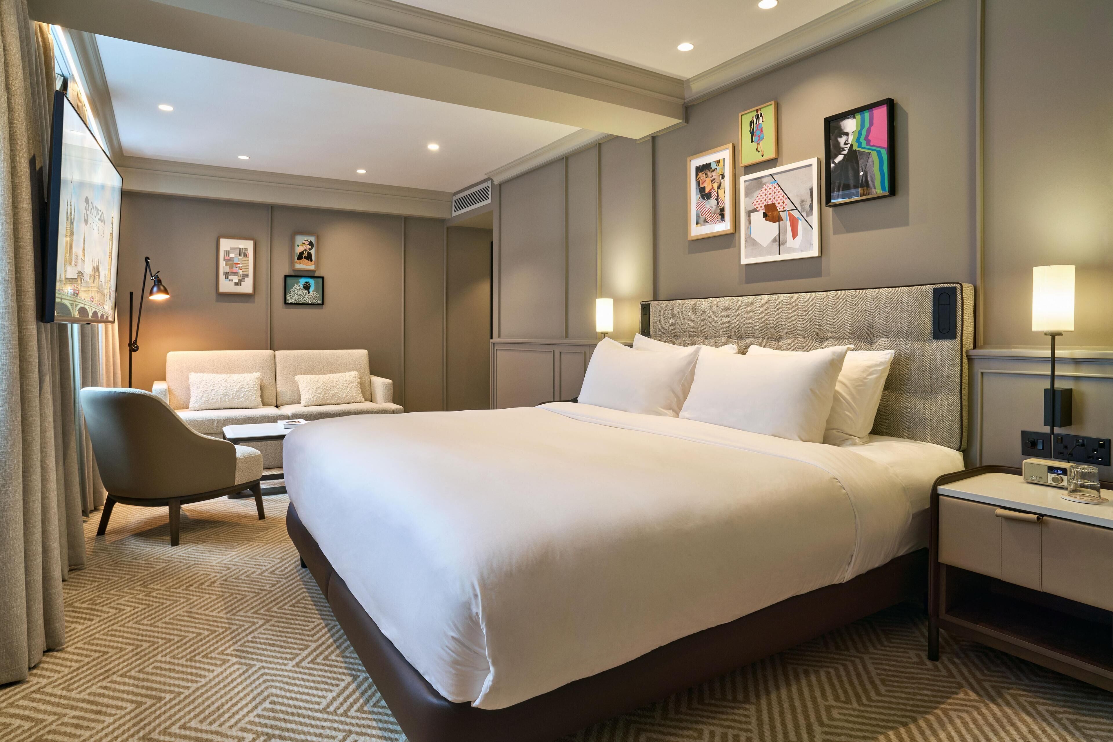 Premium bedding, in-room safe, desk, laptop workspace