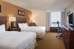 Premium bedding, in-room safe, desk, laptop workspace - Doubletree by Hilton Philadelphia Airport (Philadelphia)
