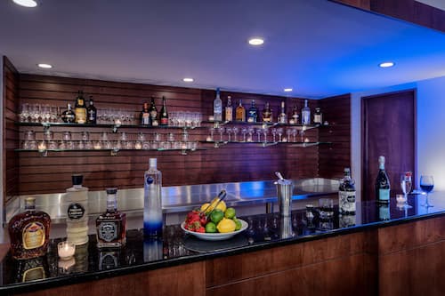 Bar (en el alojamiento)