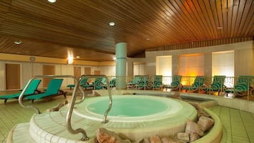 Sauna, Whirlpool, Aromatherapie, Thai-Massagen, 7 Behandlungsräume