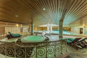 Indoor spa tub