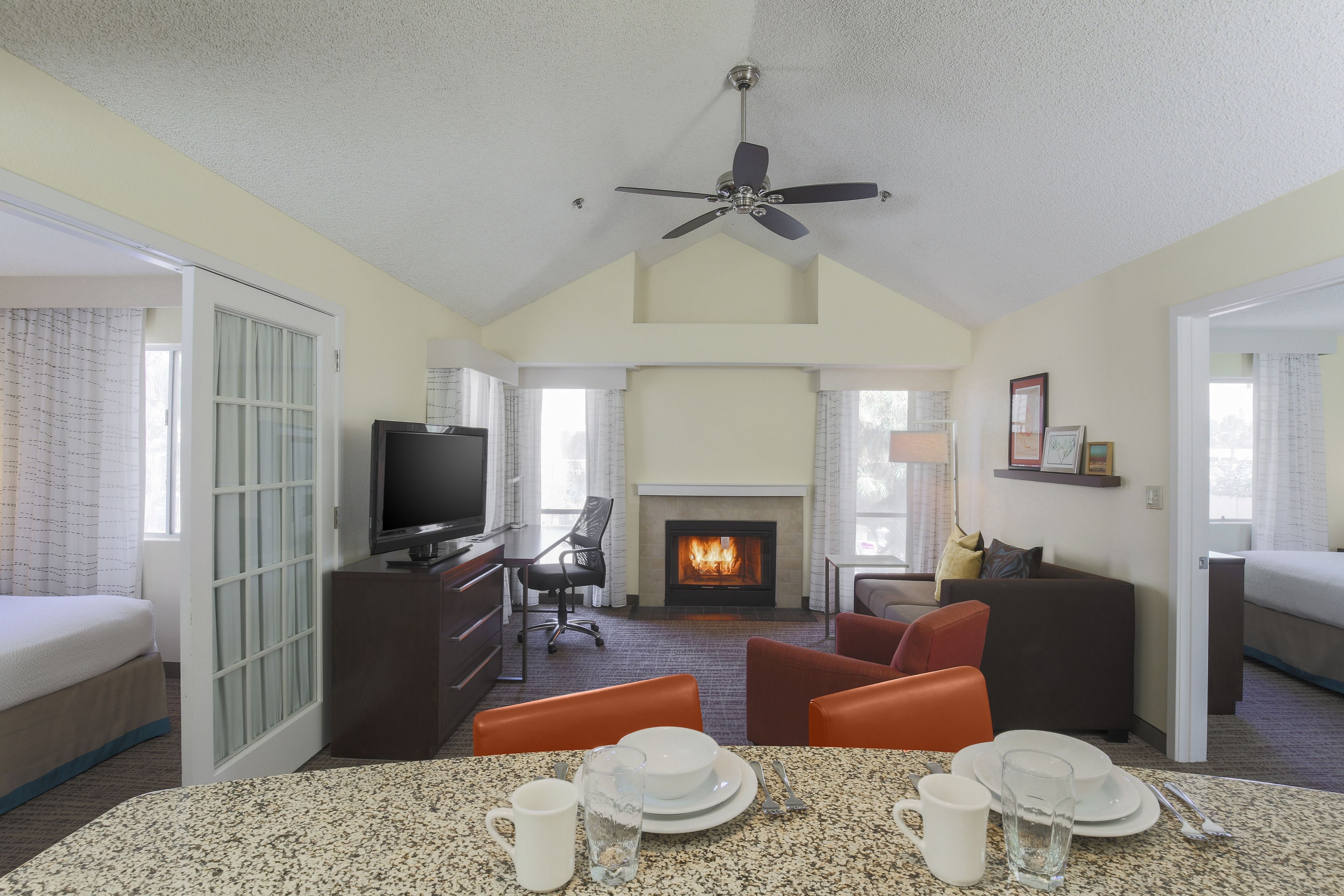 suite, 2 bedrooms, non smoking | living area | smart tv, netflix