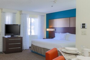 In-room safe, blackout drapes, iron/ironing board - Residence Inn by Marriott Bakersfield (Bakersfield)