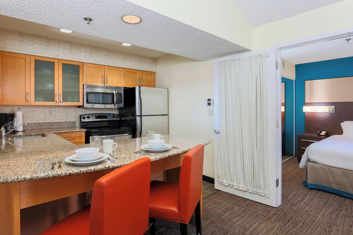 suite, 2 bedrooms, non smoking | in-room safe, iron/ironing board, free cots/infant beds, free wifi