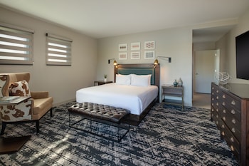 Egyptian cotton sheets, premium bedding, pillowtop beds, in-room safe at Grand Hyatt Scottsdale Resort