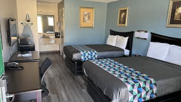 Standard-Doppelzimmer, 2 Queen-Betten | Schreibtisch, Verdunkelungsvorhänge, schallisolierte Zimmer