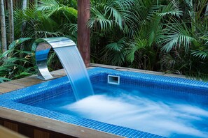 Hot tub, body treatments, aromatherapy, hot stone massages