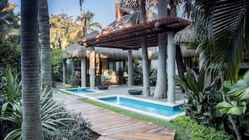 Whirlpool, Körperbehandlungen, Aromatherapie, Warmsteinmassagen