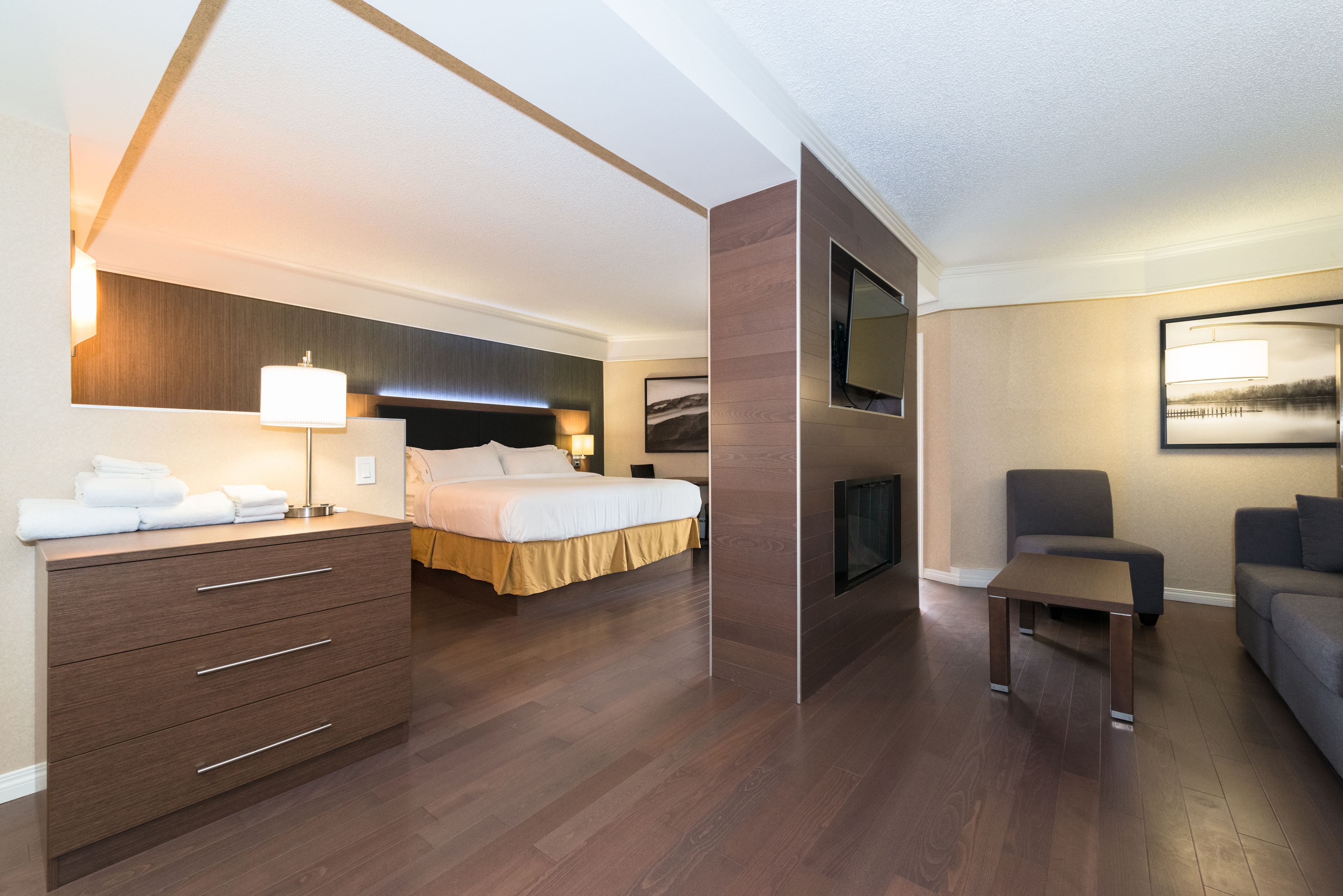Photo - Holiday Inn Express Edmonton Downtown by IHG