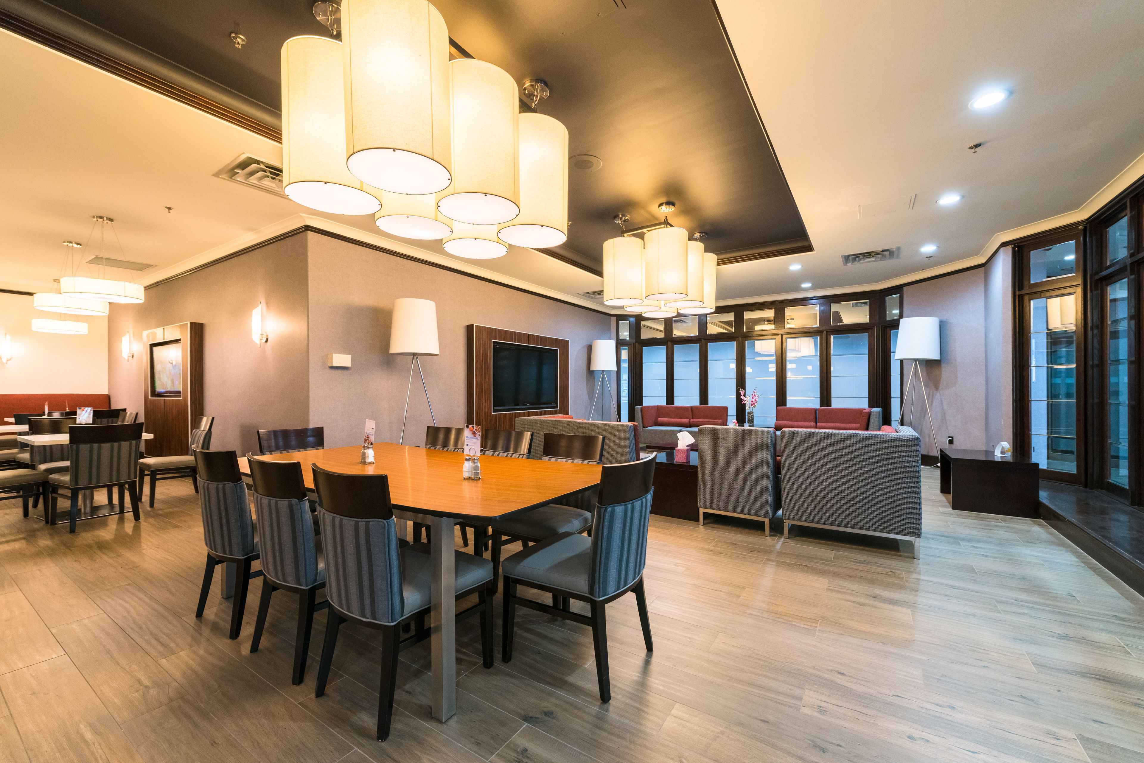 Photo - Holiday Inn Express Edmonton Downtown by IHG