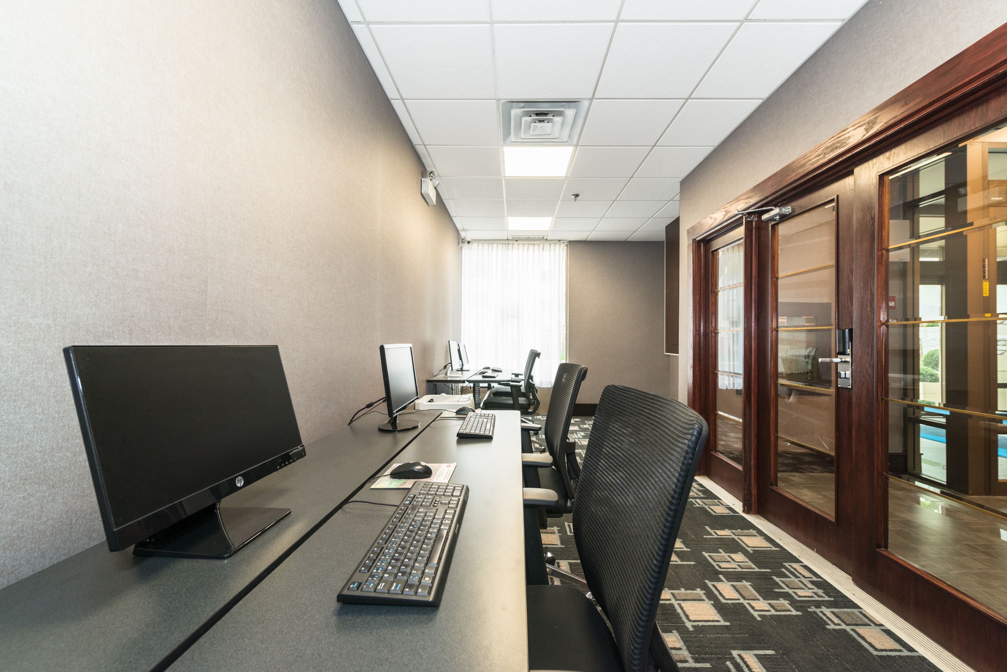 Photo - Holiday Inn Express Edmonton Downtown by IHG