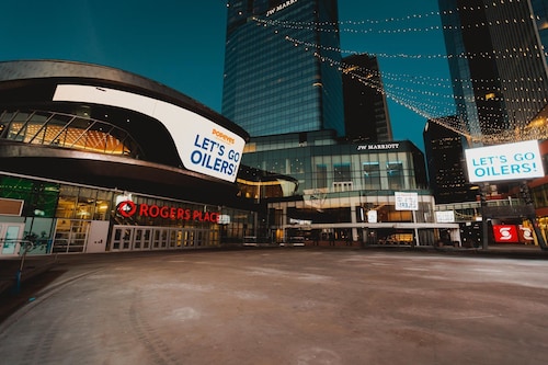 Holiday Inn Express Edmonton Downtown by IHG