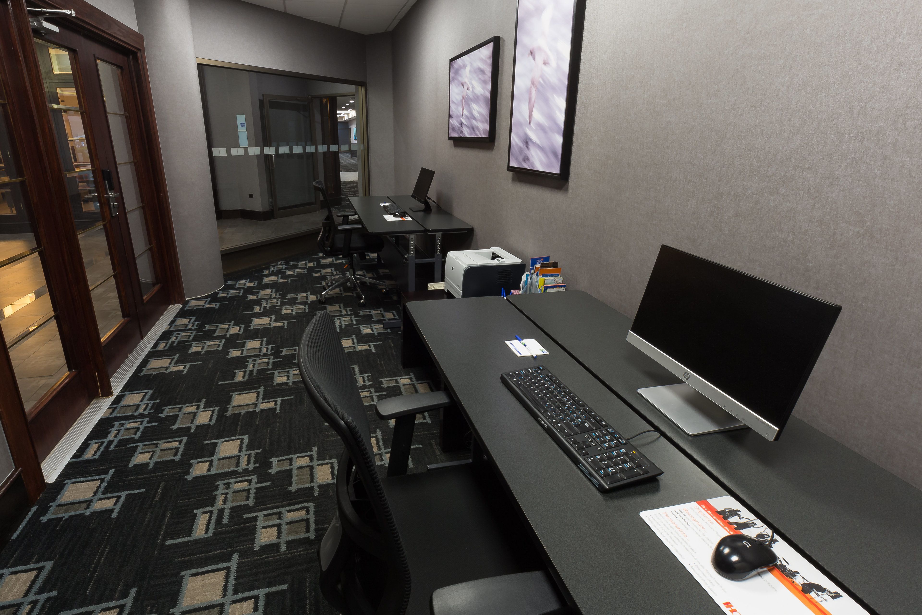 Photo - Holiday Inn Express Edmonton Downtown by IHG