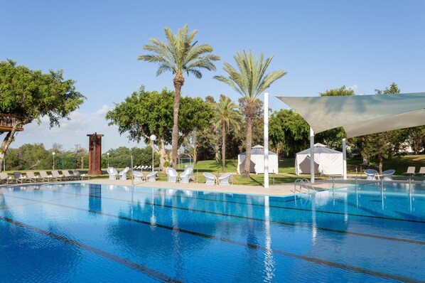 Seasonal outdoor pool