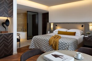 Minibar, in-room safe, blackout curtains, free WiFi