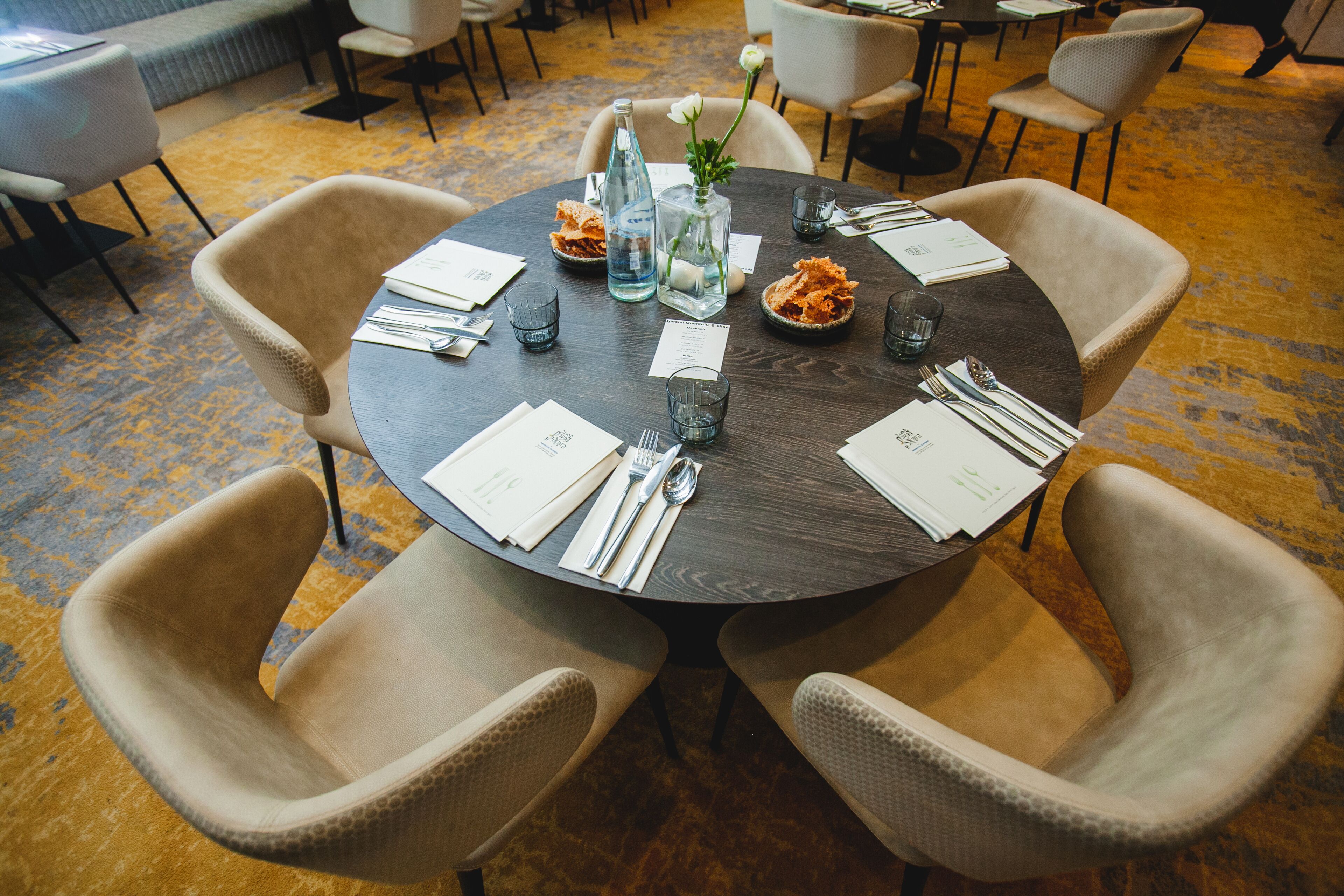 4 restaurants, breakfast, lunch, dinner served; vegetarian cuisine