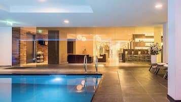 Couples treatment rooms, sauna, hot tub, steam room, Turkish bath