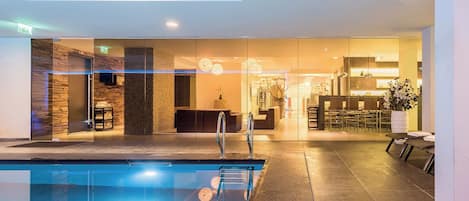 Indoor pool, sun loungers
