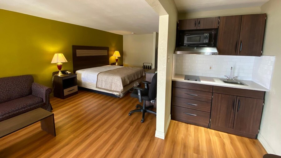 Stratford House Inn and Suites