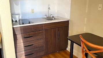 Desk, iron/ironing board, free WiFi, bed sheets