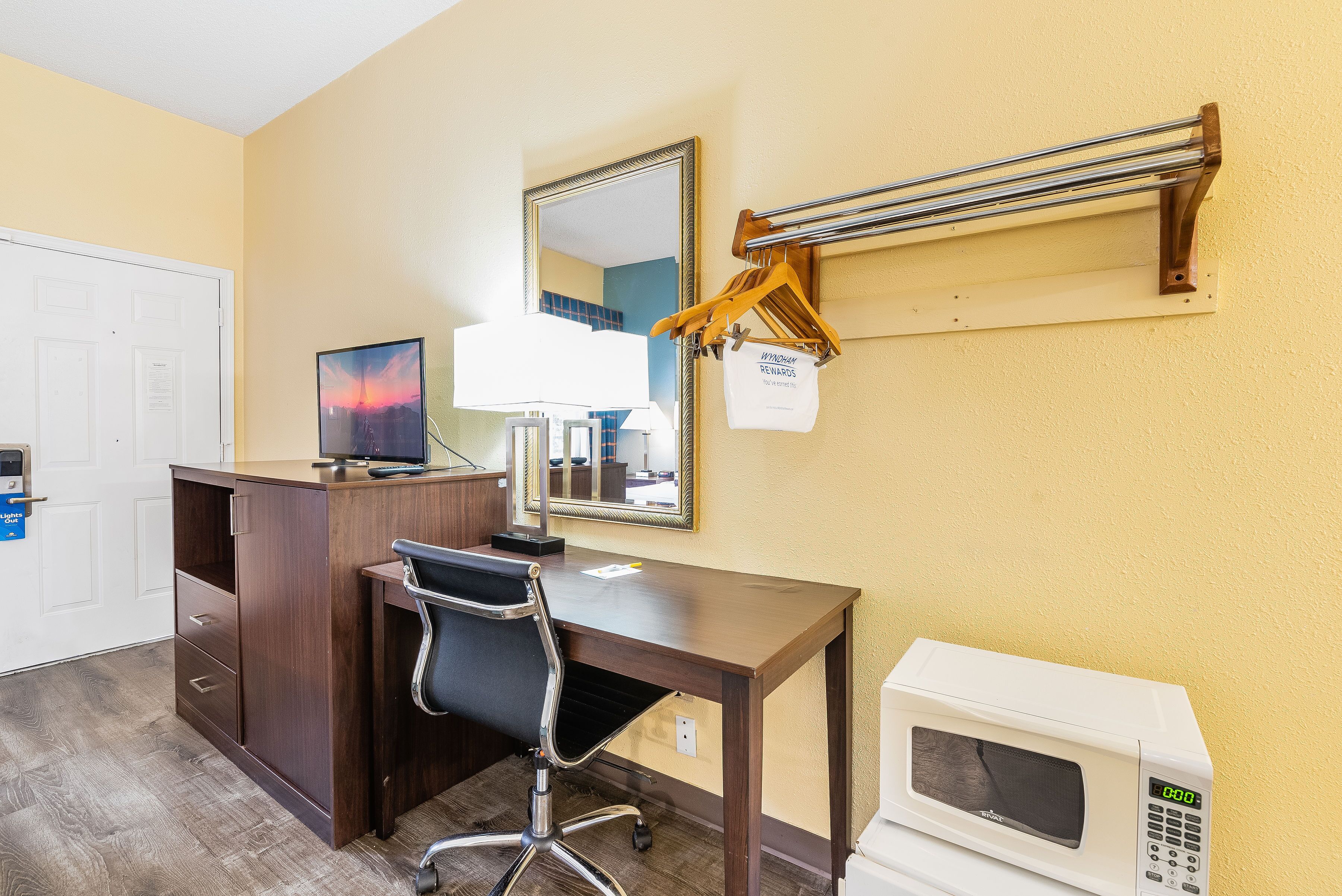 Foto - Days Inn by Wyndham Federal Way