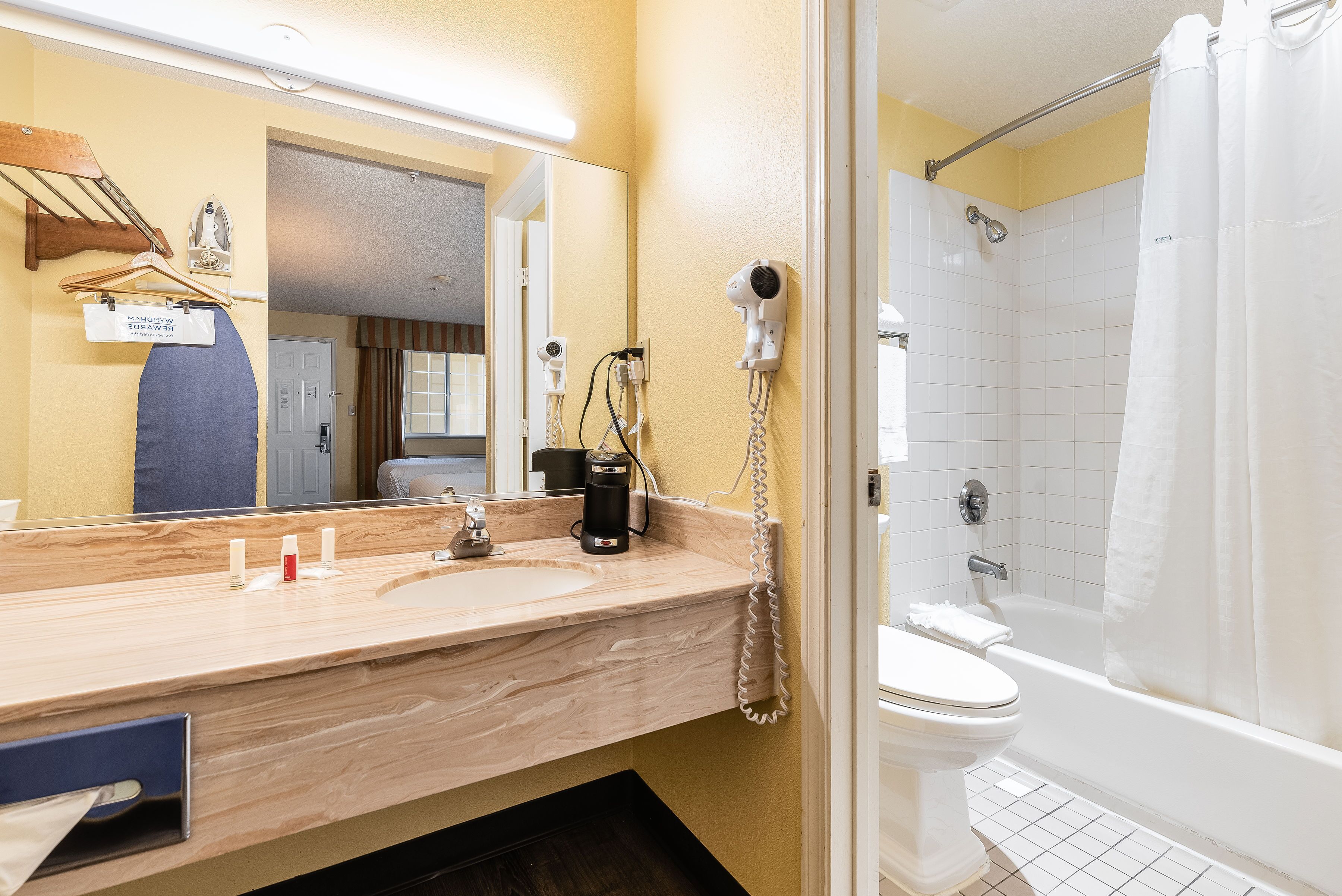 Foto - Days Inn by Wyndham Federal Way