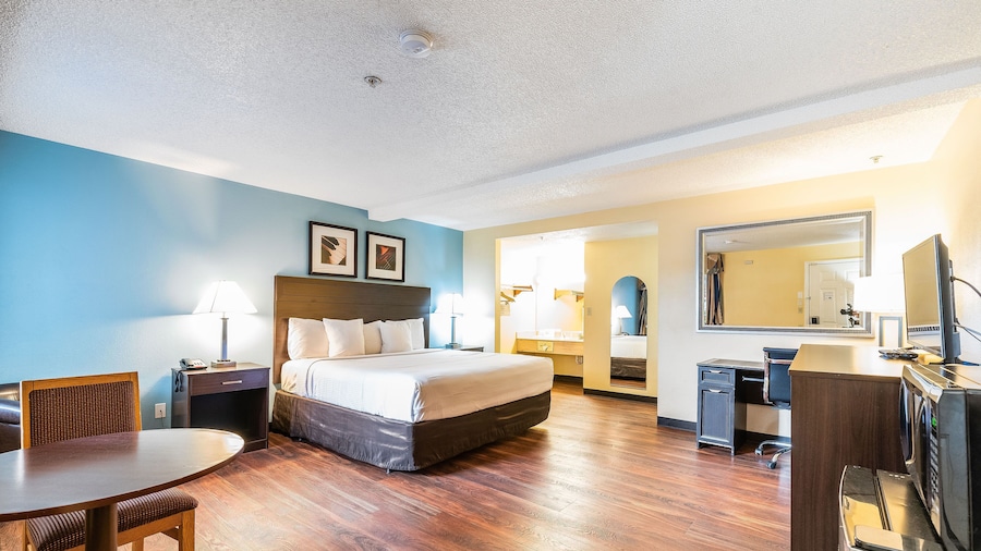 Days Inn by Wyndham Federal Way