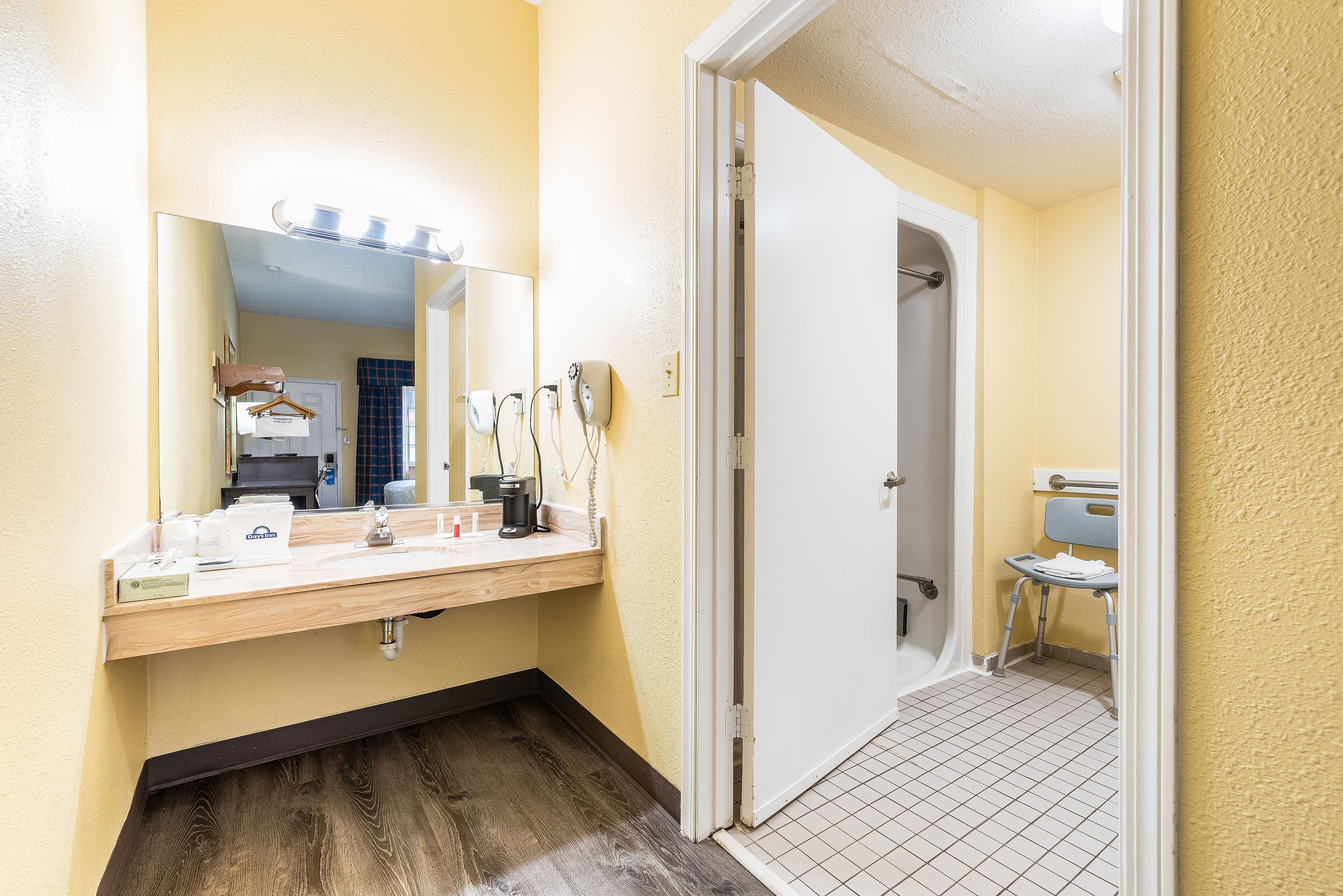 Foto - Days Inn by Wyndham Federal Way