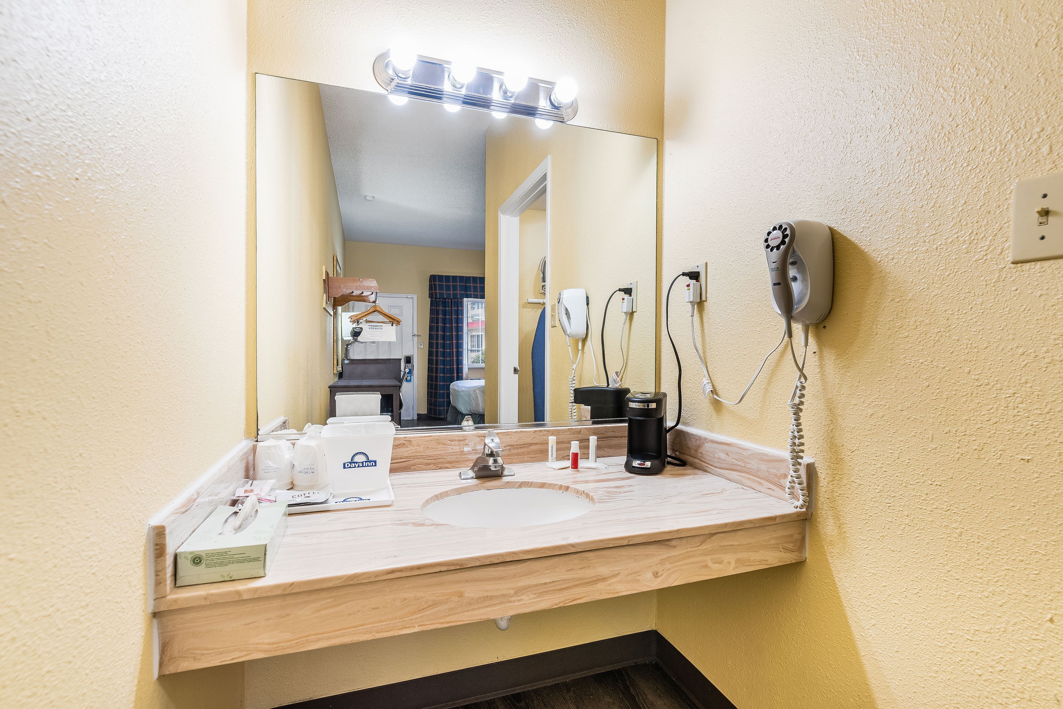 Foto - Days Inn by Wyndham Federal Way